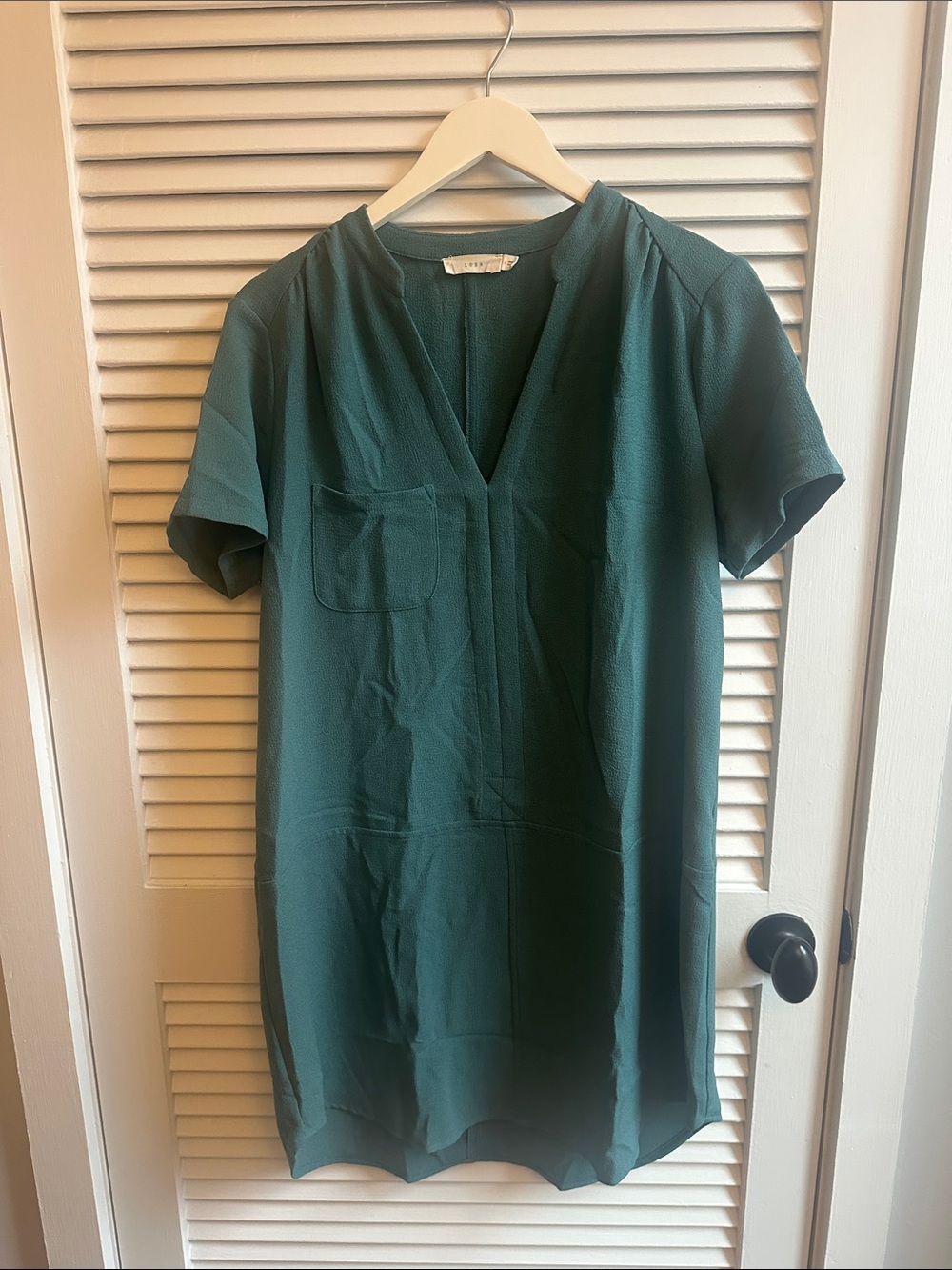 Lush Women's Short Sleeve V-Neck Shift Dress